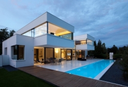 Casa familiar con piscina